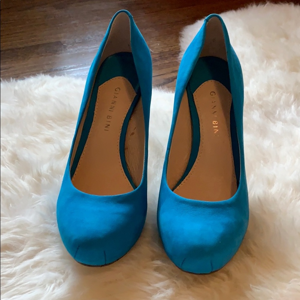 Gianni Bini never worn blue suede pumps - Picture 4 of 6